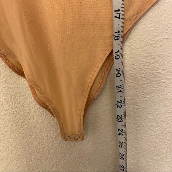 Forever 21 scoop neck Unlined tan beige stretch mesh thong bodysuit NWOT small - Picture 5 of 10